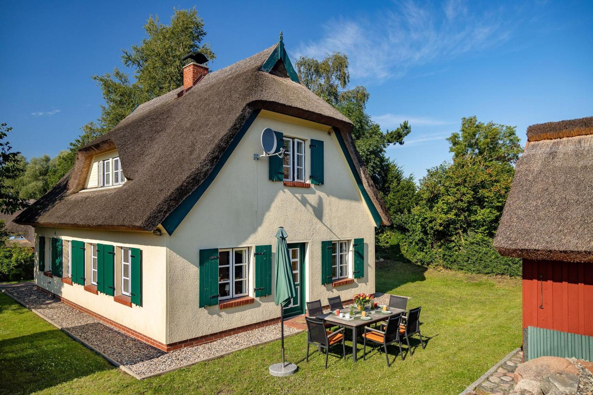 Ferienhaus Preetz 1A - Idylle Unter Reet Burtevitz Exteriör bild