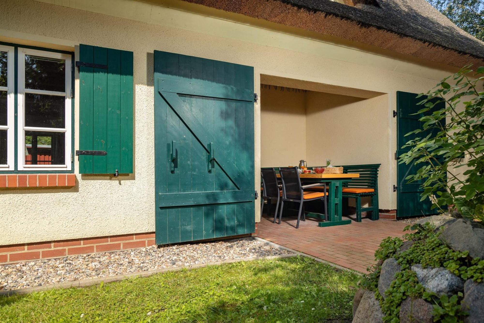Ferienhaus Preetz 1A - Idylle Unter Reet Burtevitz Exteriör bild